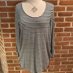 Anthropologie Akemi + Kin 3/4 Sleeve Top Sz XS